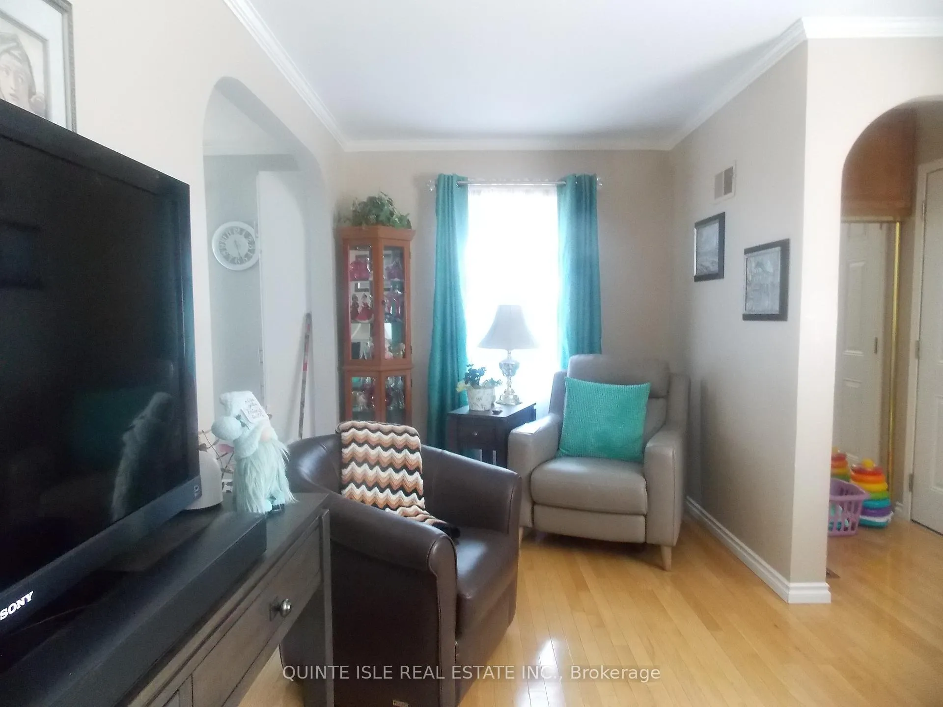 Photo 10 of 70 Donald Street, Belleville, Belleville Ward — HOMEH