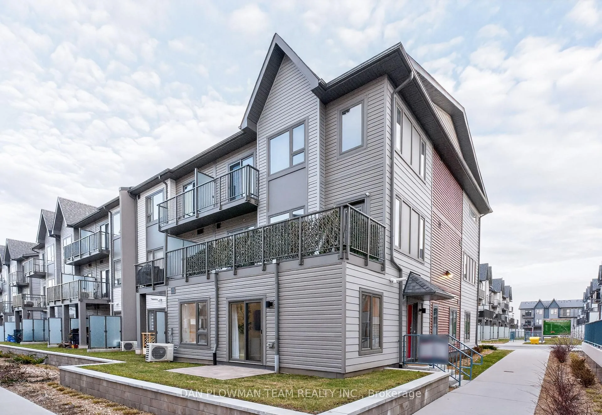 Photo 2 of Unit 1001, 2635 William Jackson Drive, Pickering, Duffin Heights — HOMEH