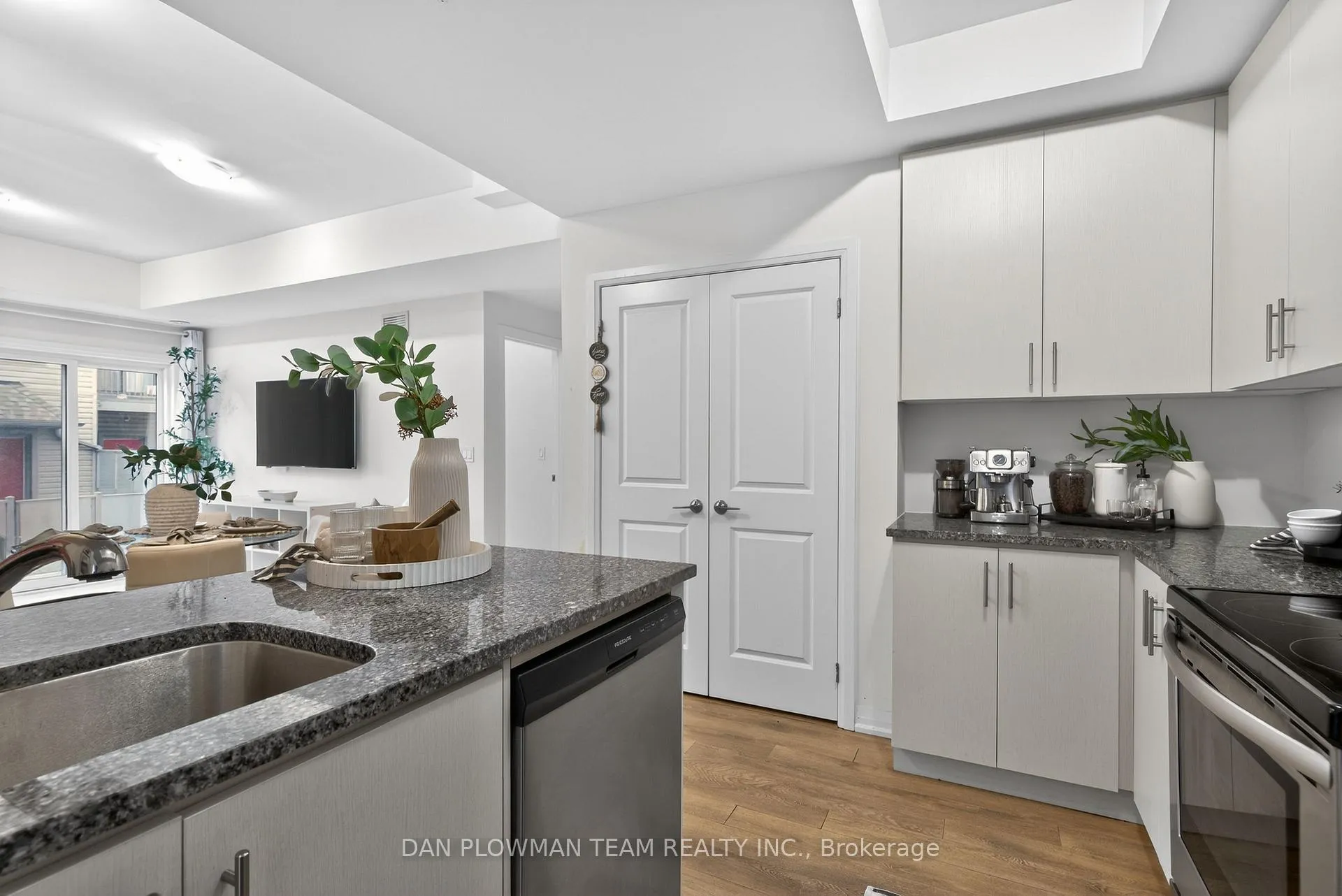 Photo 11 of Unit 1001, 2635 William Jackson Drive, Pickering, Duffin Heights — HOMEH