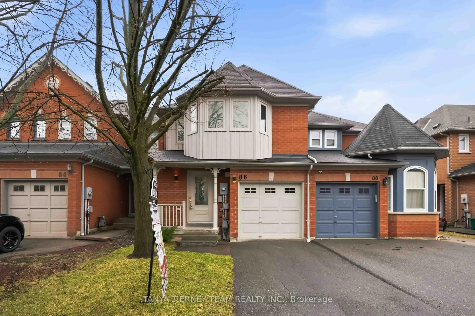 Photo 1 of 86 Zachary Place, Whitby, Brooklin — HOMEH