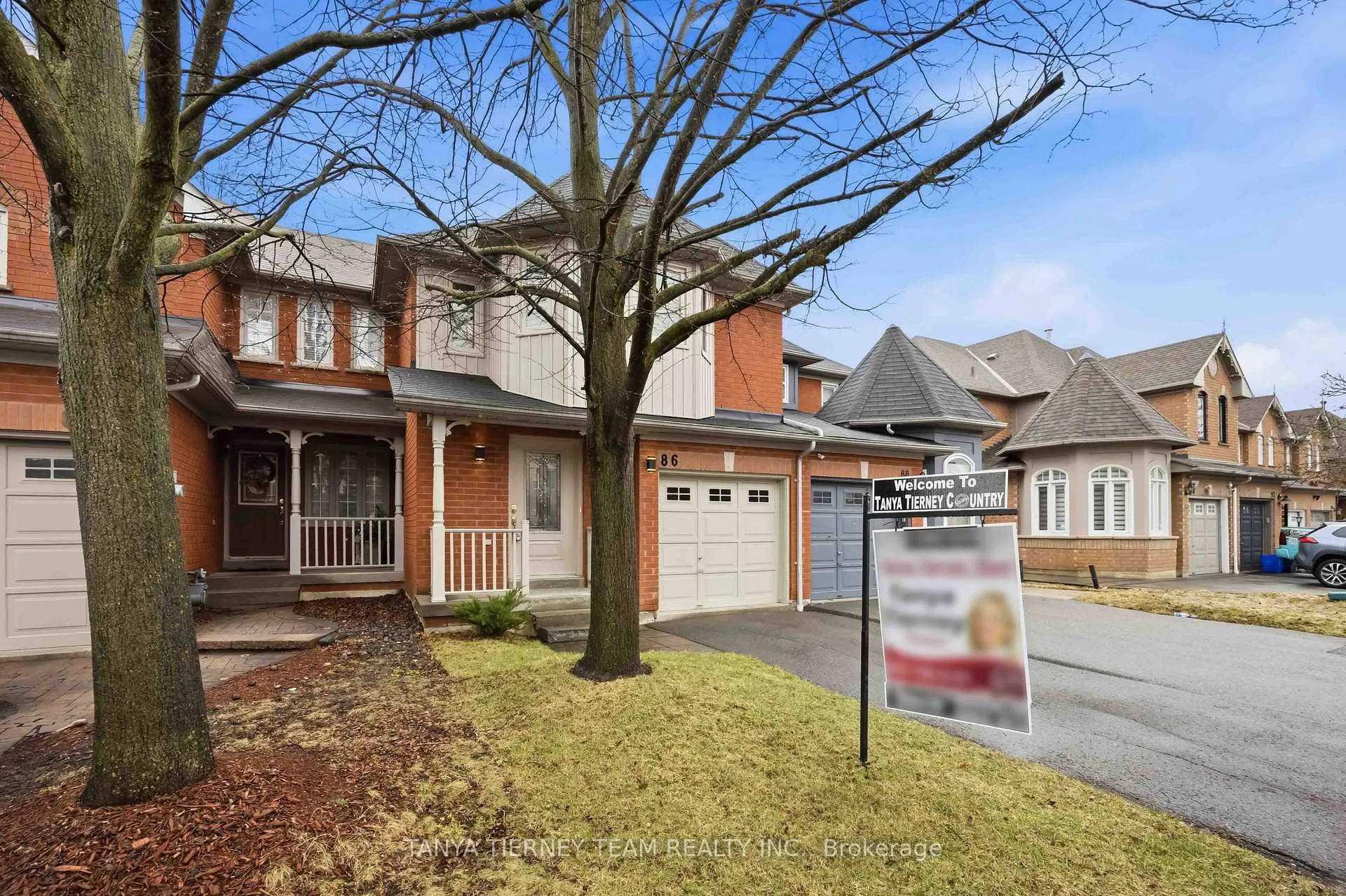 Photo 3 of 86 Zachary Place, Whitby, Brooklin — HOMEH