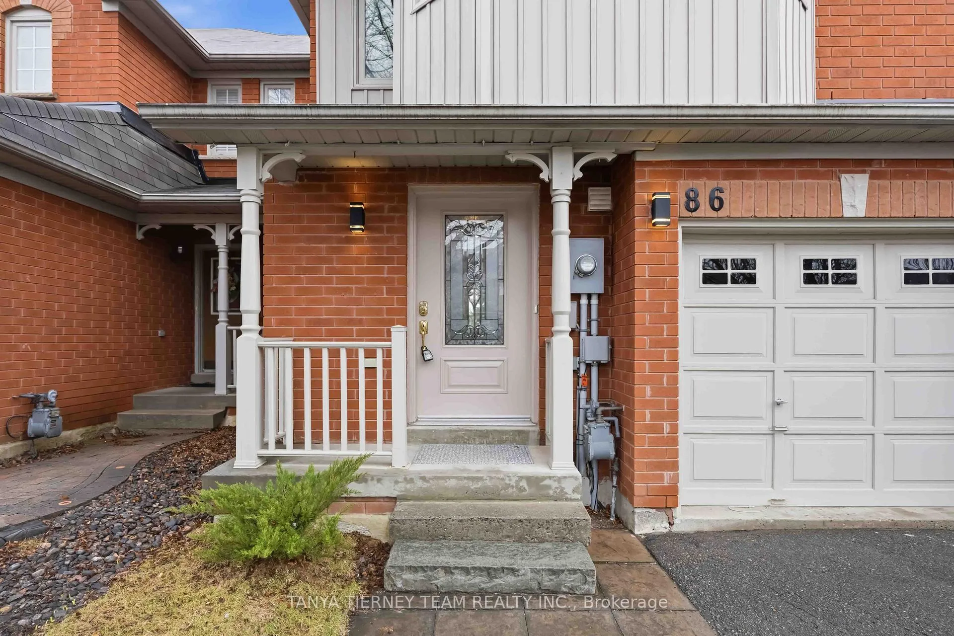 Photo 4 of 86 Zachary Place, Whitby, Brooklin — HOMEH