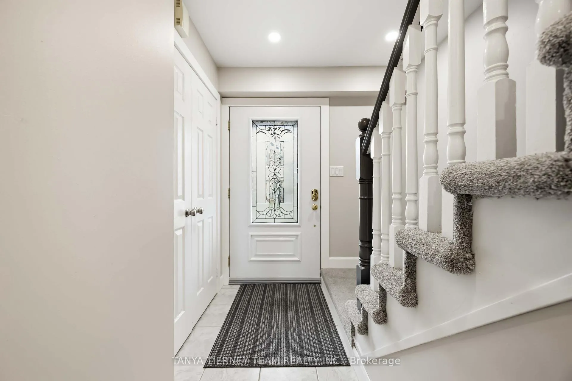 Photo 5 of 86 Zachary Place, Whitby, Brooklin — HOMEH