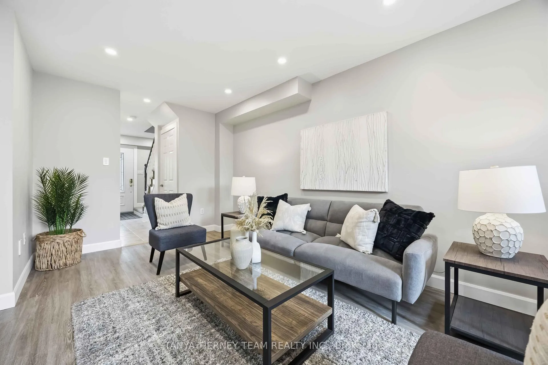 Photo 8 of 86 Zachary Place, Whitby, Brooklin — HOMEH