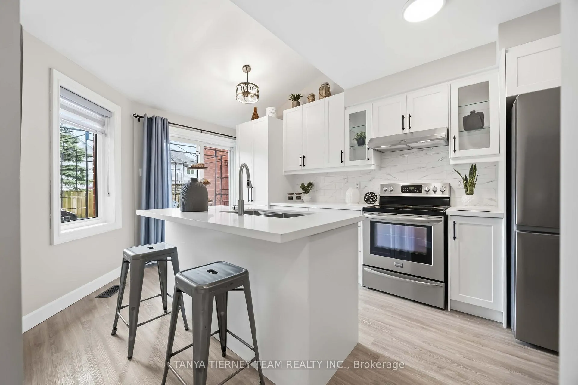 Photo 17 of 86 Zachary Place, Whitby, Brooklin — HOMEH