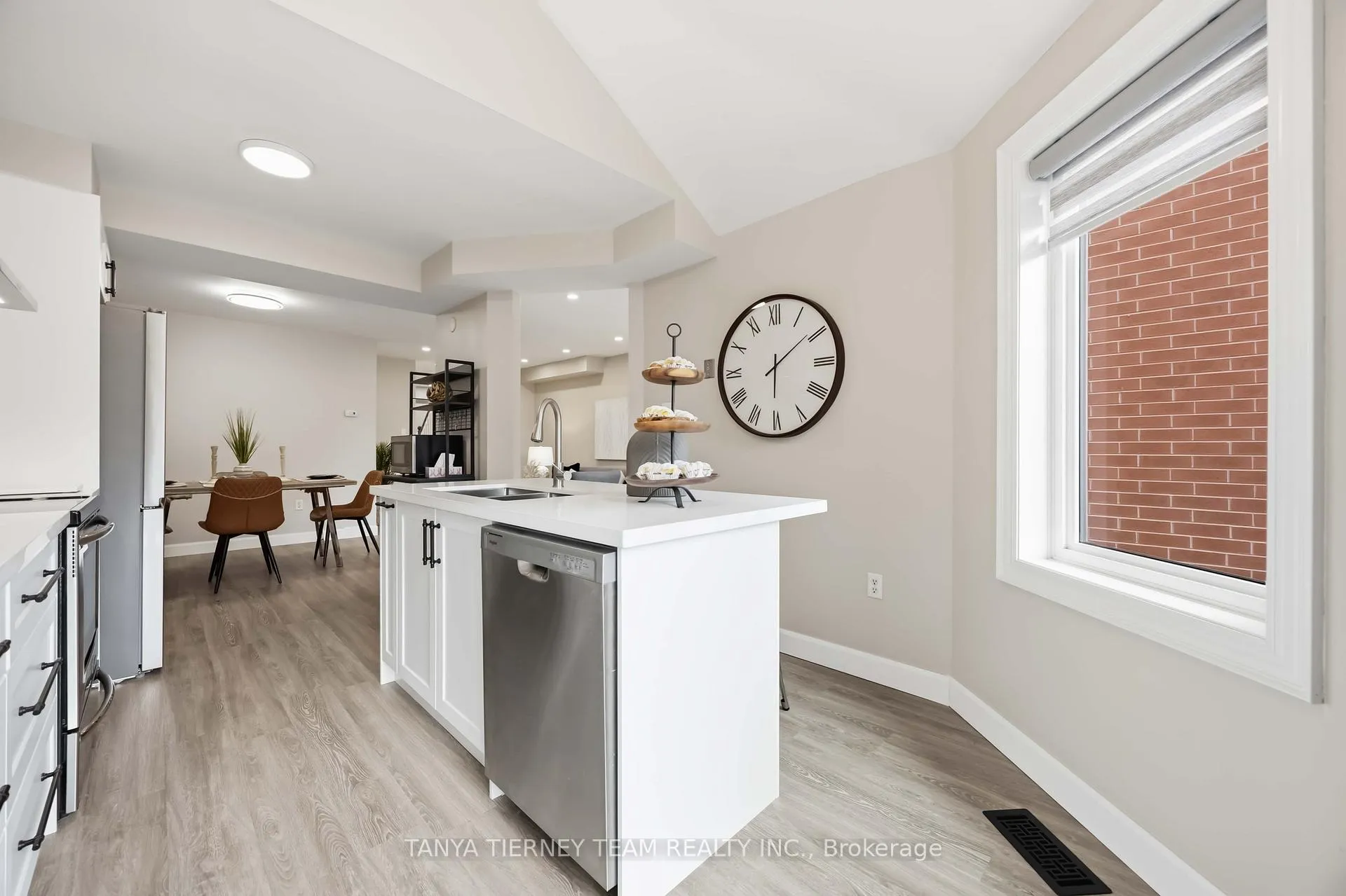Photo 18 of 86 Zachary Place, Whitby, Brooklin — HOMEH