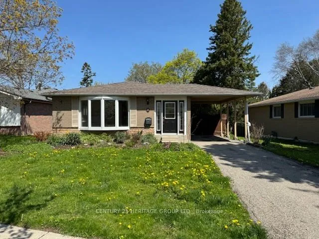 Photo 2 of Unit Main Floor, 8 Devins Drive, Aurora, Aurora Heights — HOMEH