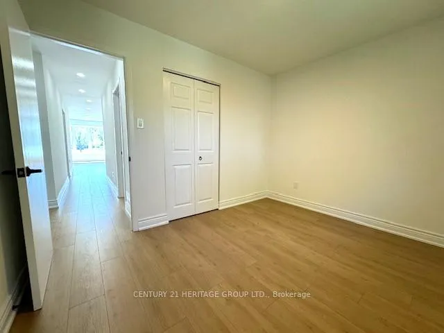 Photo 18 of Unit Main Floor, 8 Devins Drive, Aurora, Aurora Heights — HOMEH