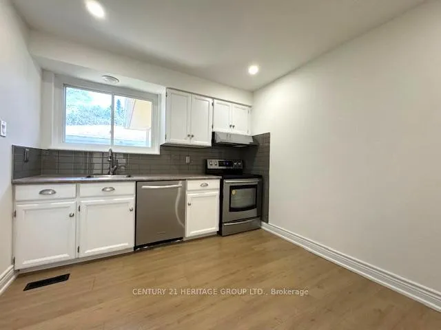 Photo 19 of Unit Main Floor, 8 Devins Drive, Aurora, Aurora Heights — HOMEH