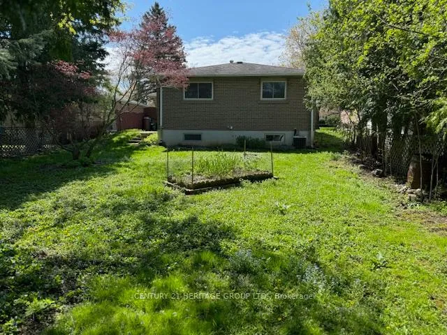 Photo 20 of Unit Main Floor, 8 Devins Drive, Aurora, Aurora Heights — HOMEH