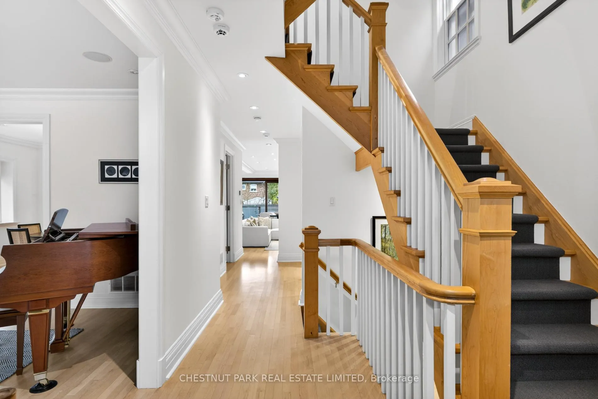 Photo 3 of 10 Harper Avenue, Toronto, Rosedale-Moore Park — HOMEH