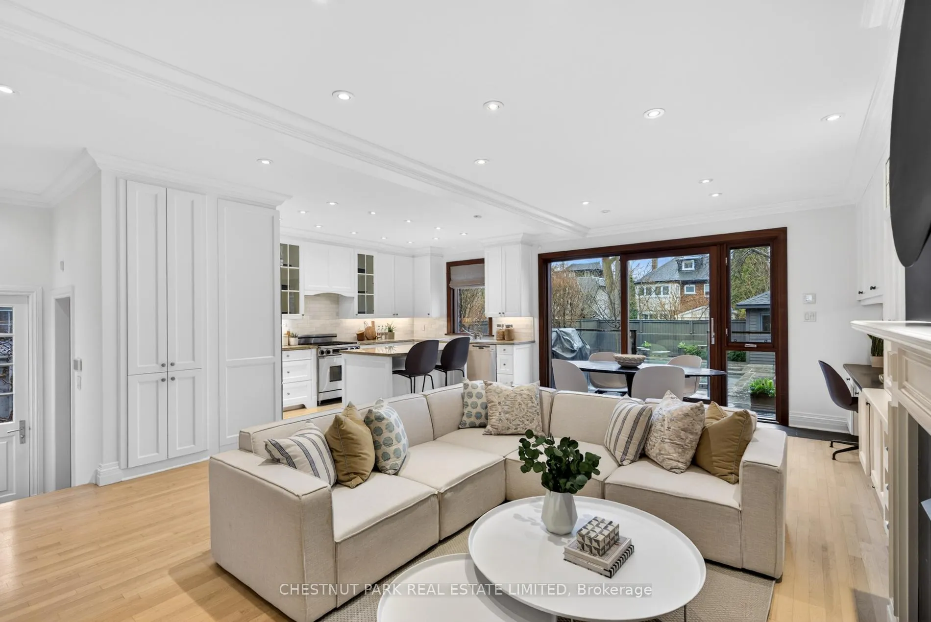 Photo 11 of 10 Harper Avenue, Toronto, Rosedale-Moore Park — HOMEH