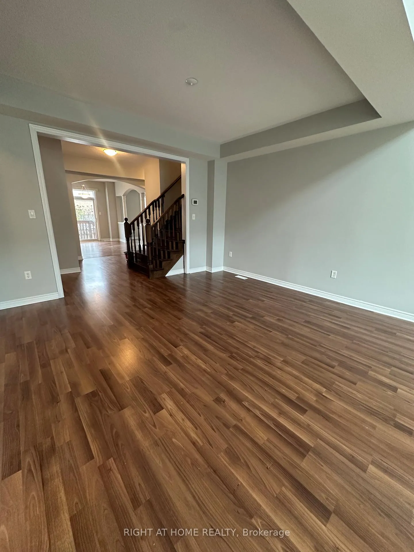 Photo 4 of 12 Ames Crescent, Aurora, Bayview Northeast — HOMEH