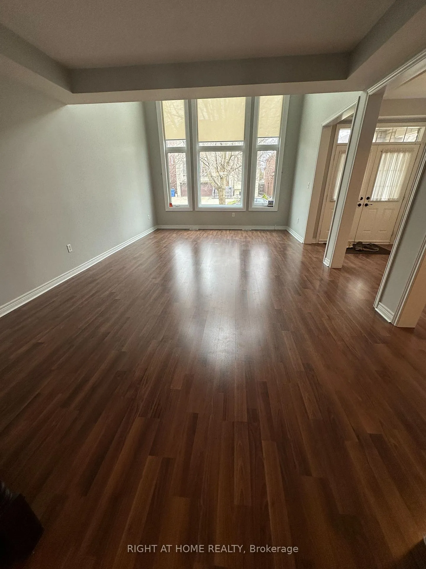 Photo 5 of 12 Ames Crescent, Aurora, Bayview Northeast — HOMEH