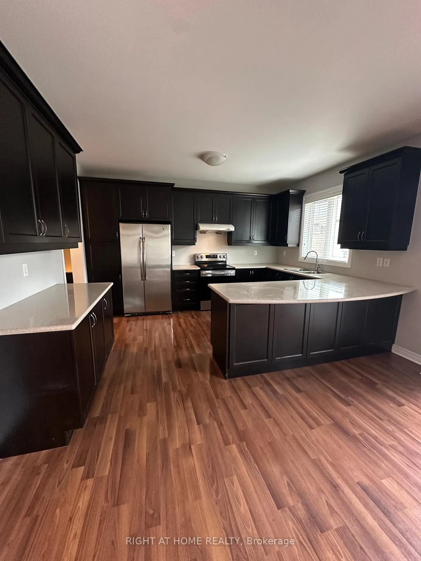 Photo 6 of 12 Ames Crescent, Aurora, Bayview Northeast — HOMEH