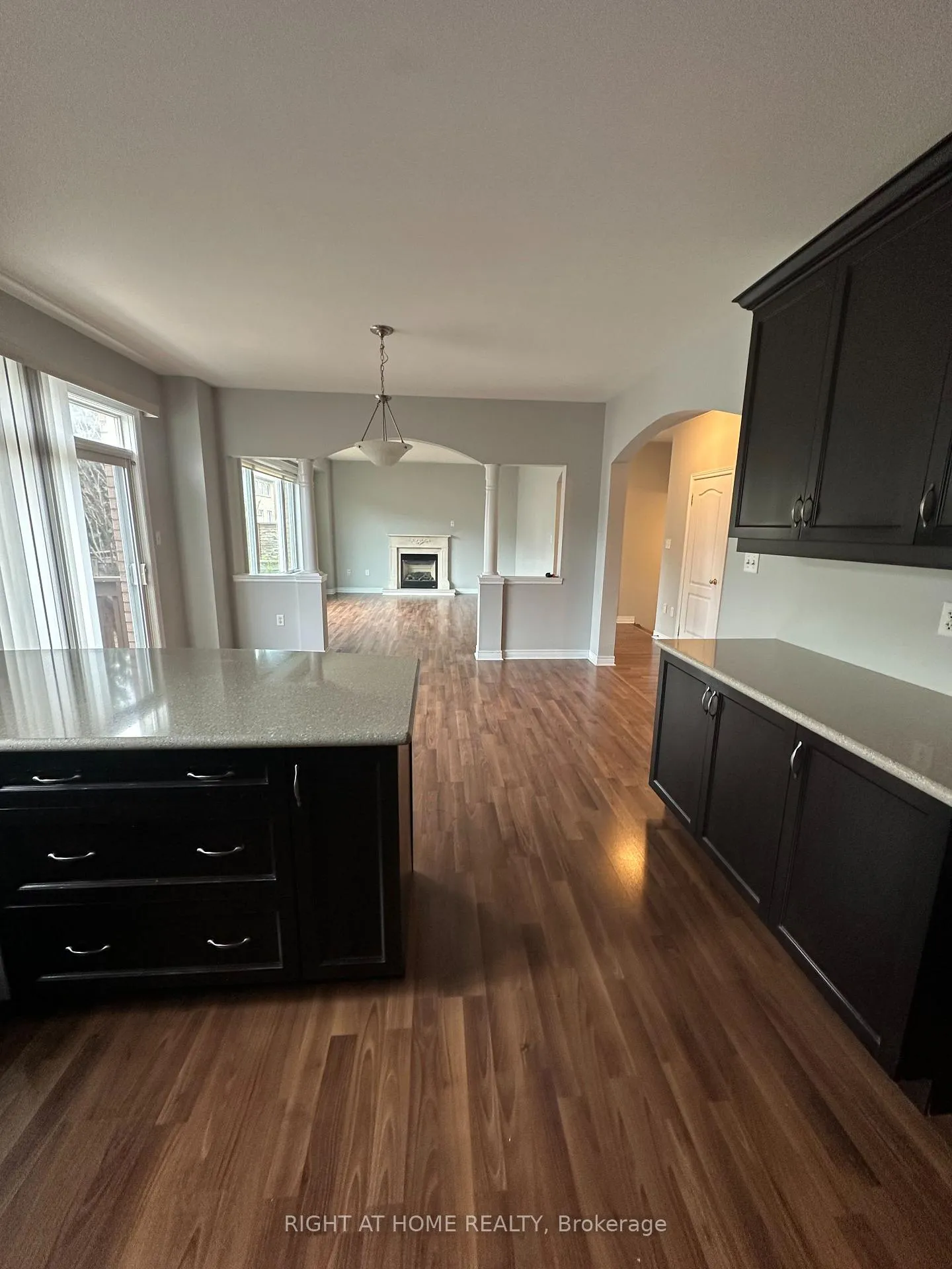 Photo 8 of 12 Ames Crescent, Aurora, Bayview Northeast — HOMEH