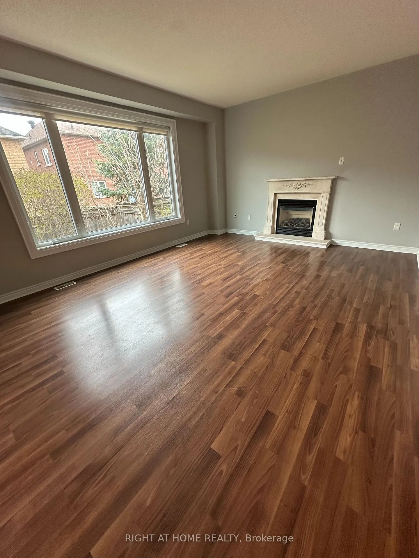 Photo 15 of 12 Ames Crescent, Aurora, Bayview Northeast — HOMEH
