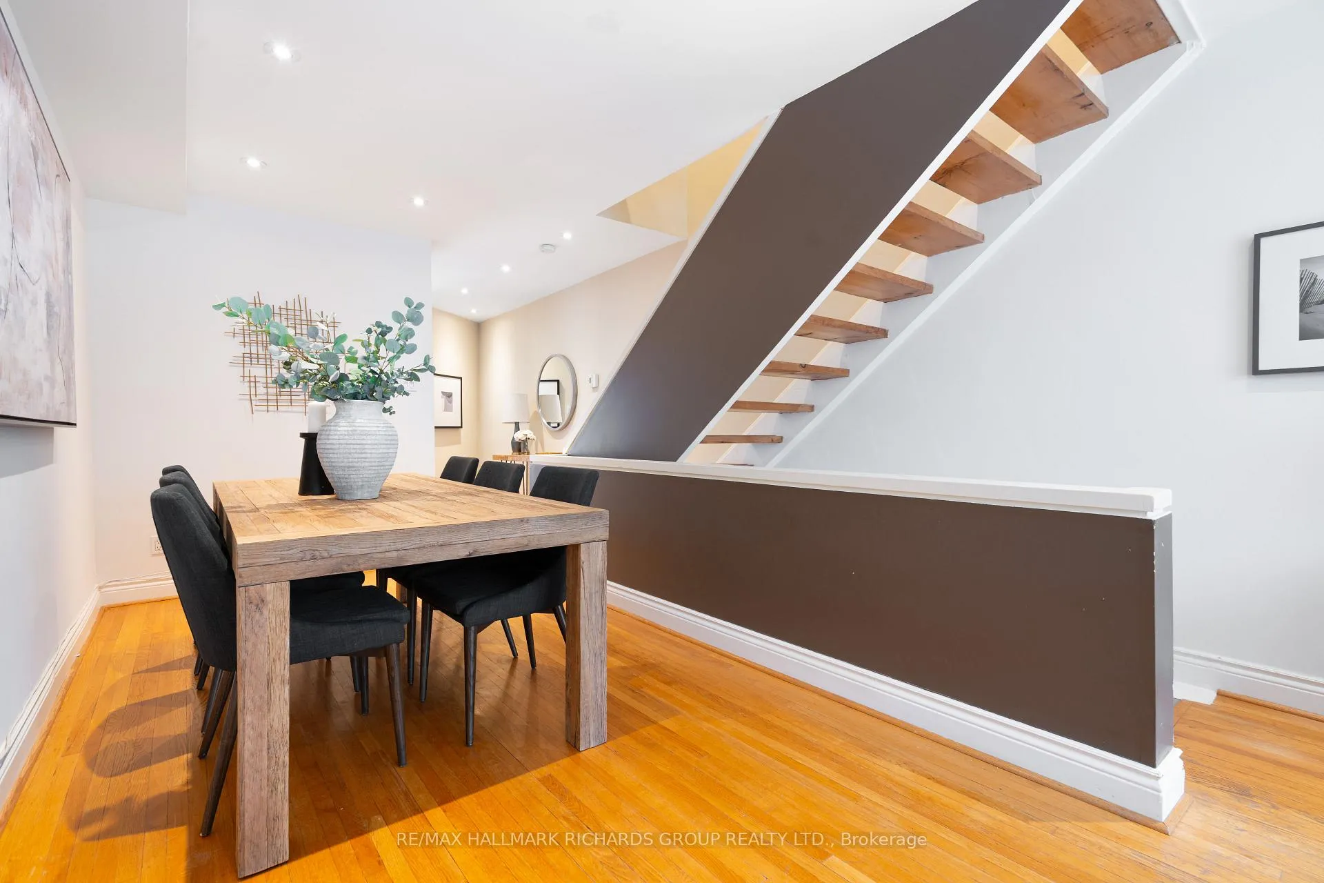 Photo 3 of 87 Norway Avenue, Toronto, The Beaches — HOMEH