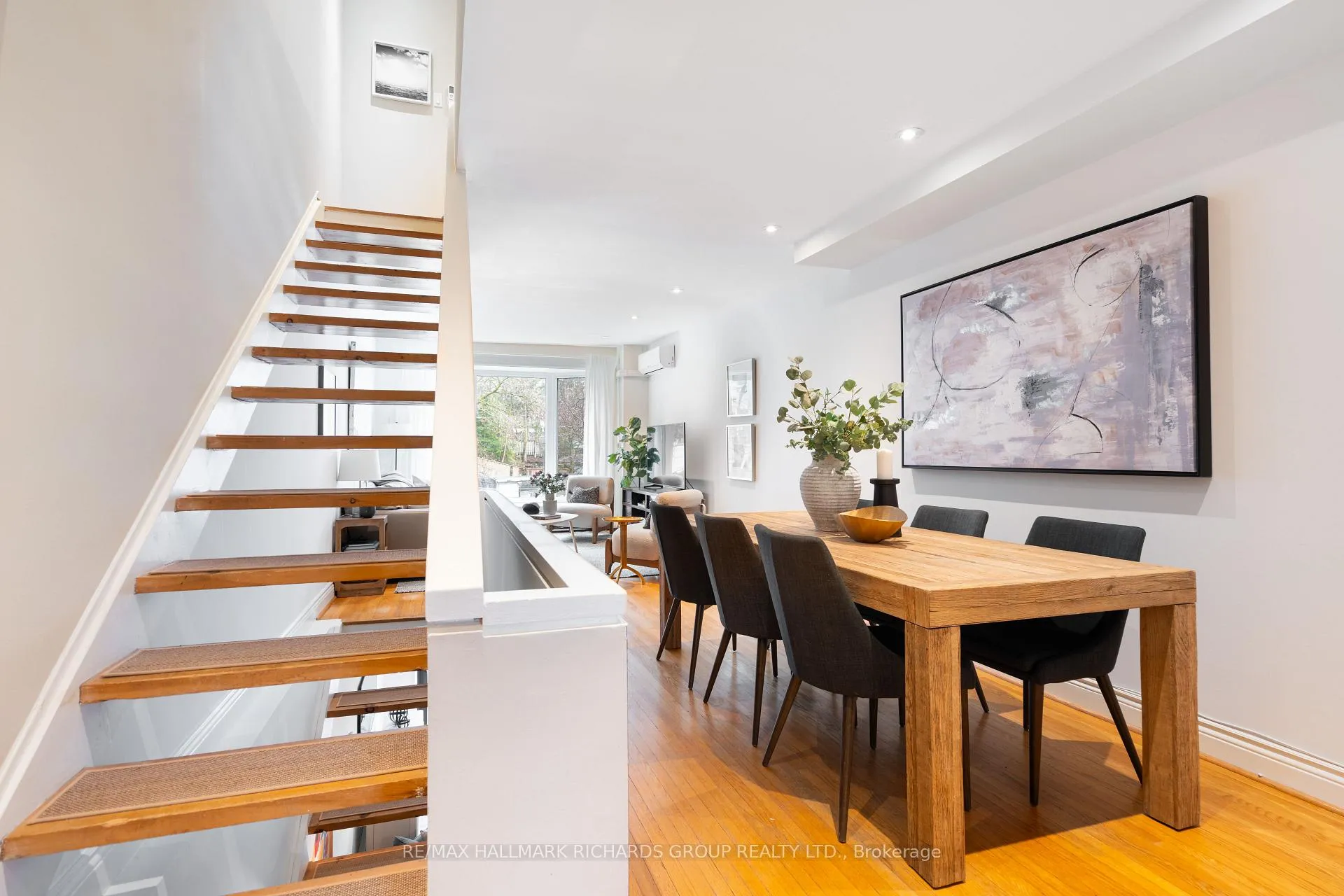Photo 4 of 87 Norway Avenue, Toronto, The Beaches — HOMEH