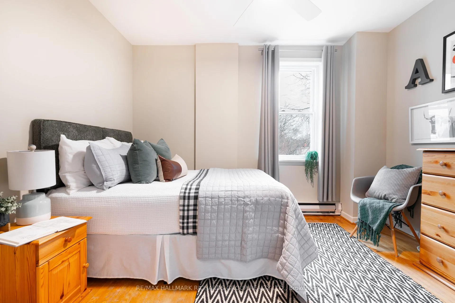 Photo 12 of 87 Norway Avenue, Toronto, The Beaches — HOMEH
