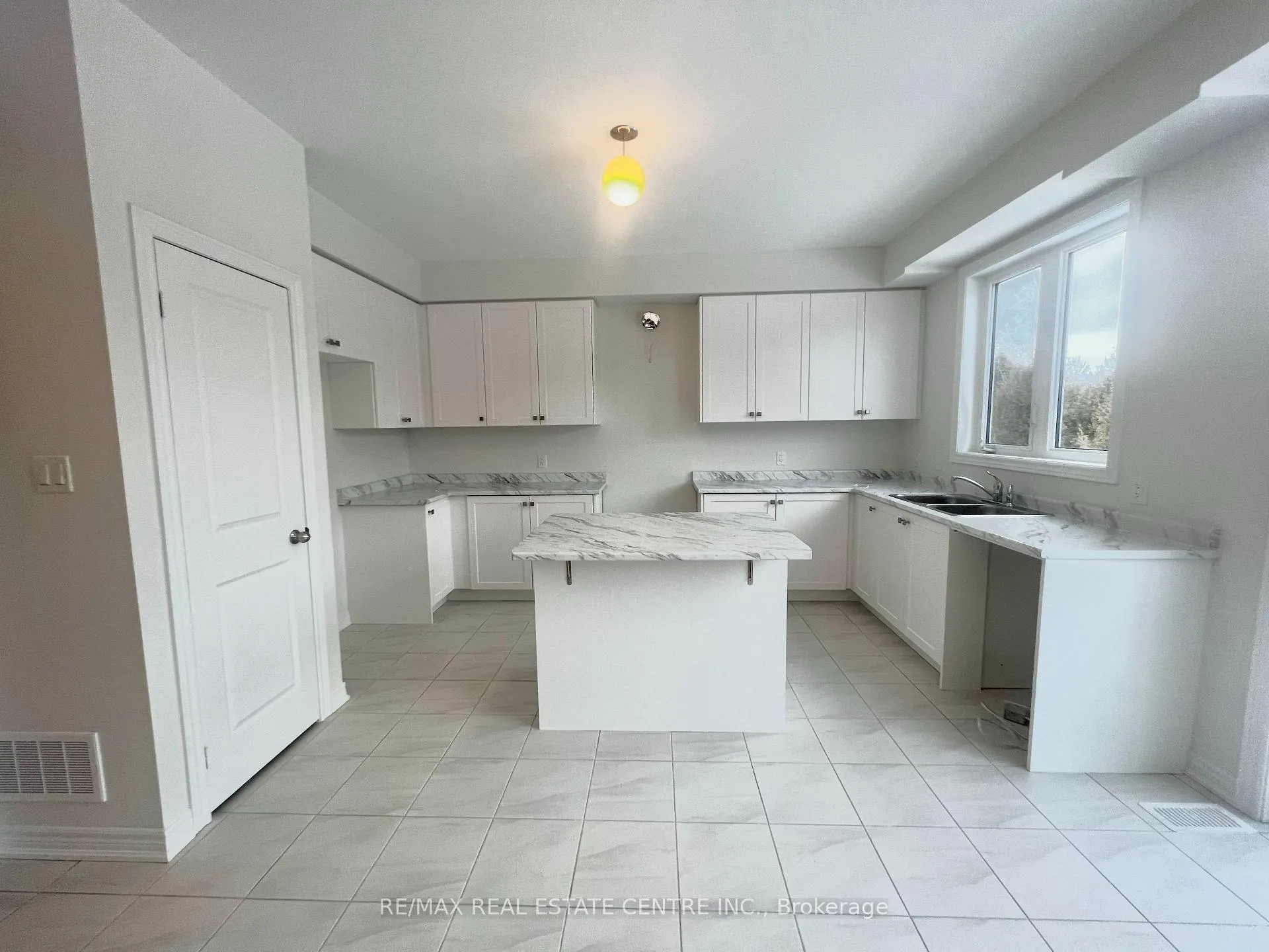 Photo 12 of 230 Chippewa Street, Shelburne — HOMEH