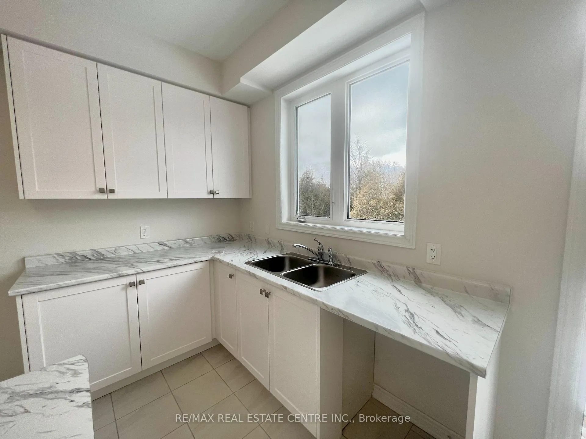Photo 14 of 230 Chippewa Street, Shelburne — HOMEH