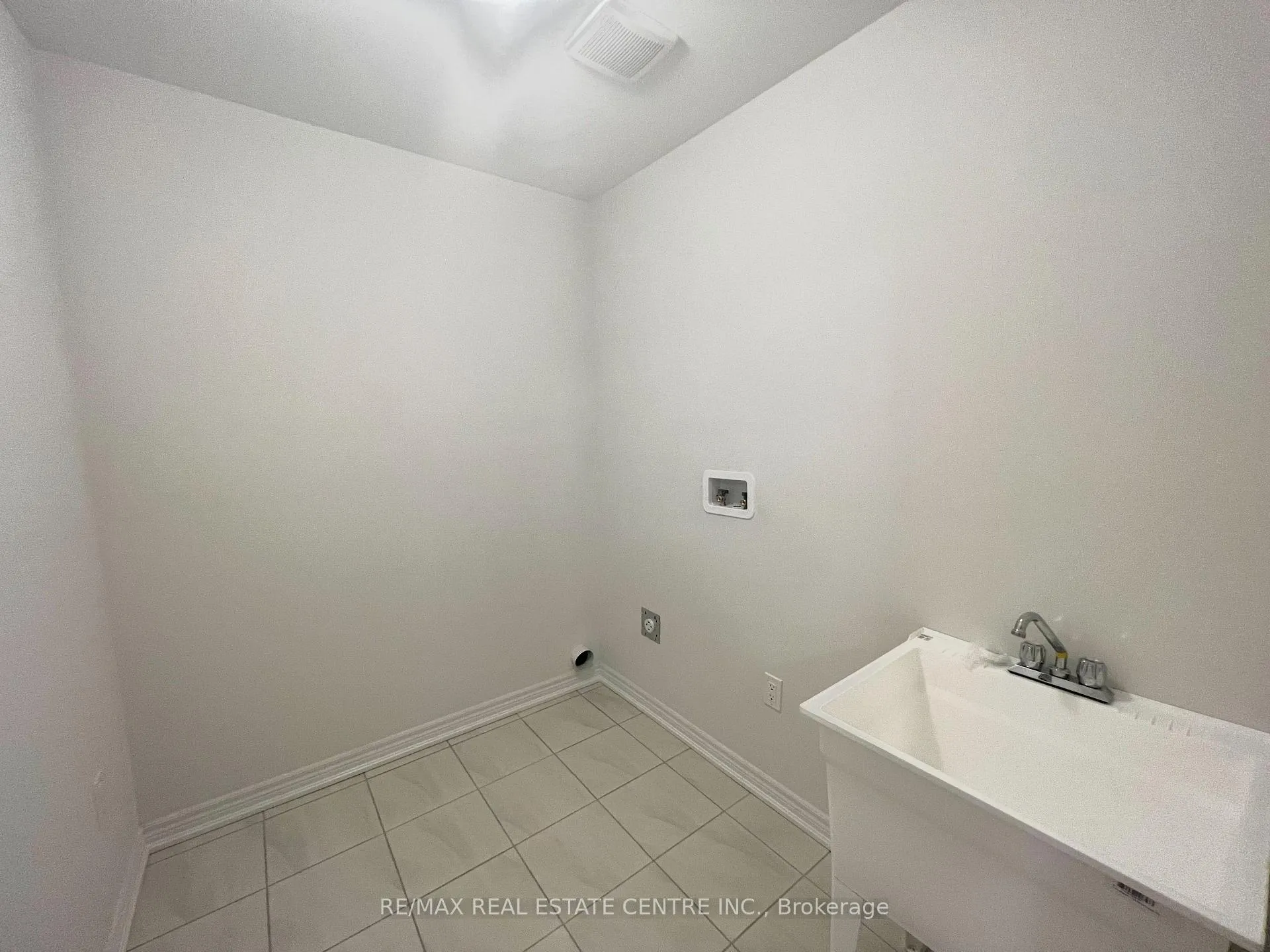 Photo 23 of 230 Chippewa Street, Shelburne — HOMEH
