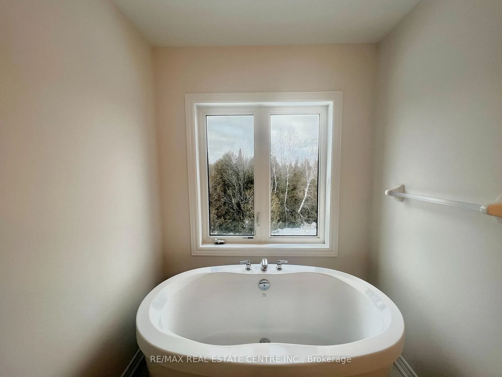 Photo 30 of 230 Chippewa Street, Shelburne — HOMEH