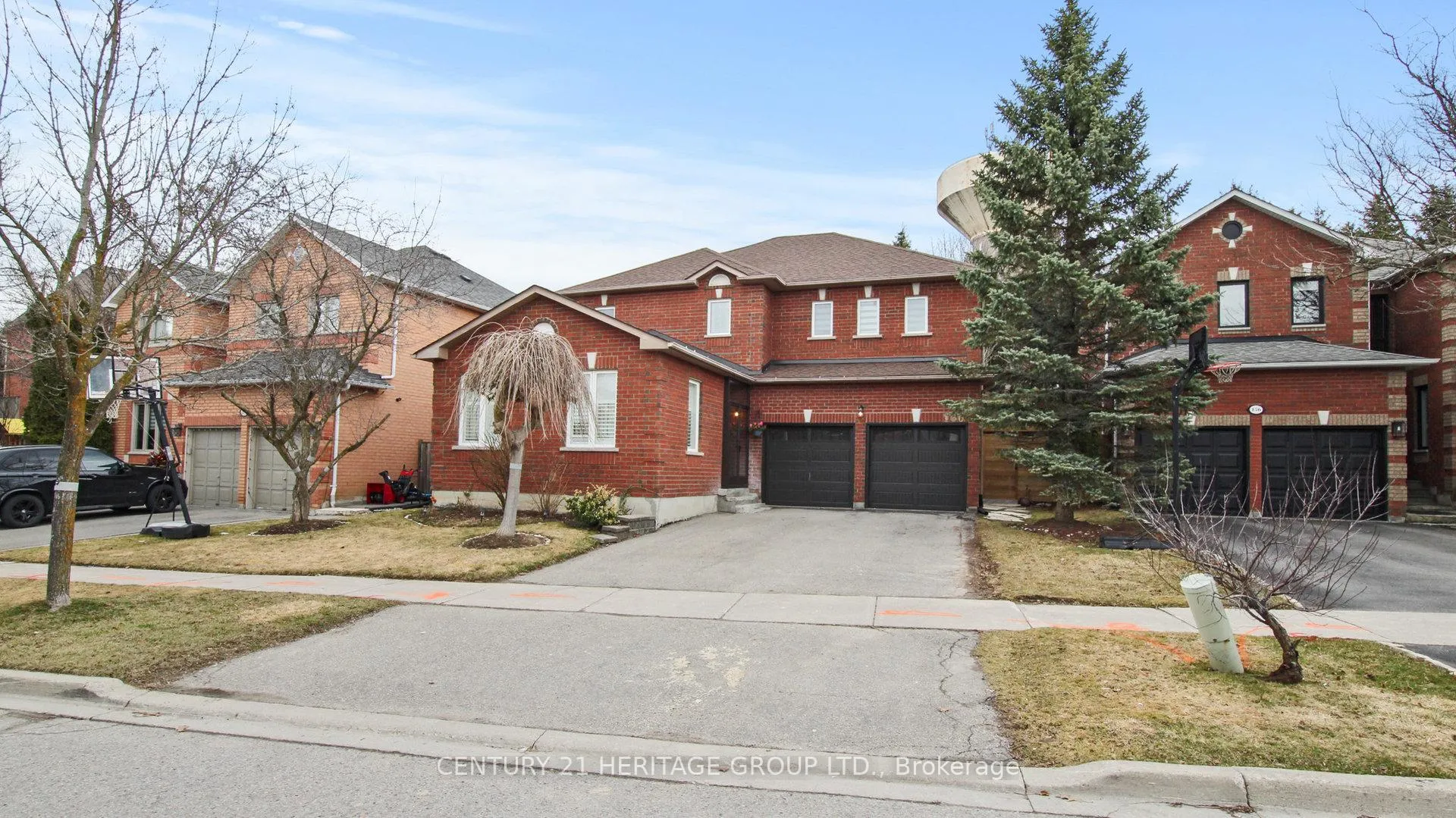 Photo 1 of 160 Carlyle Crescent, Aurora, Aurora Highlands — HOMEH