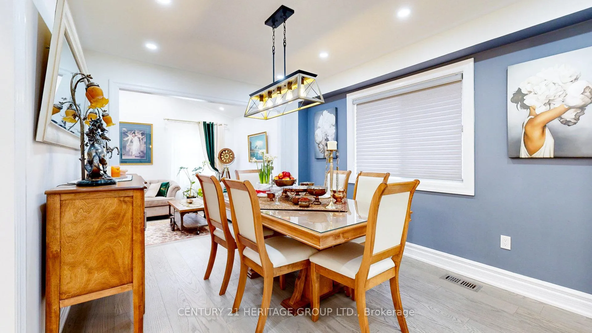 Photo 6 of 160 Carlyle Crescent, Aurora, Aurora Highlands — HOMEH