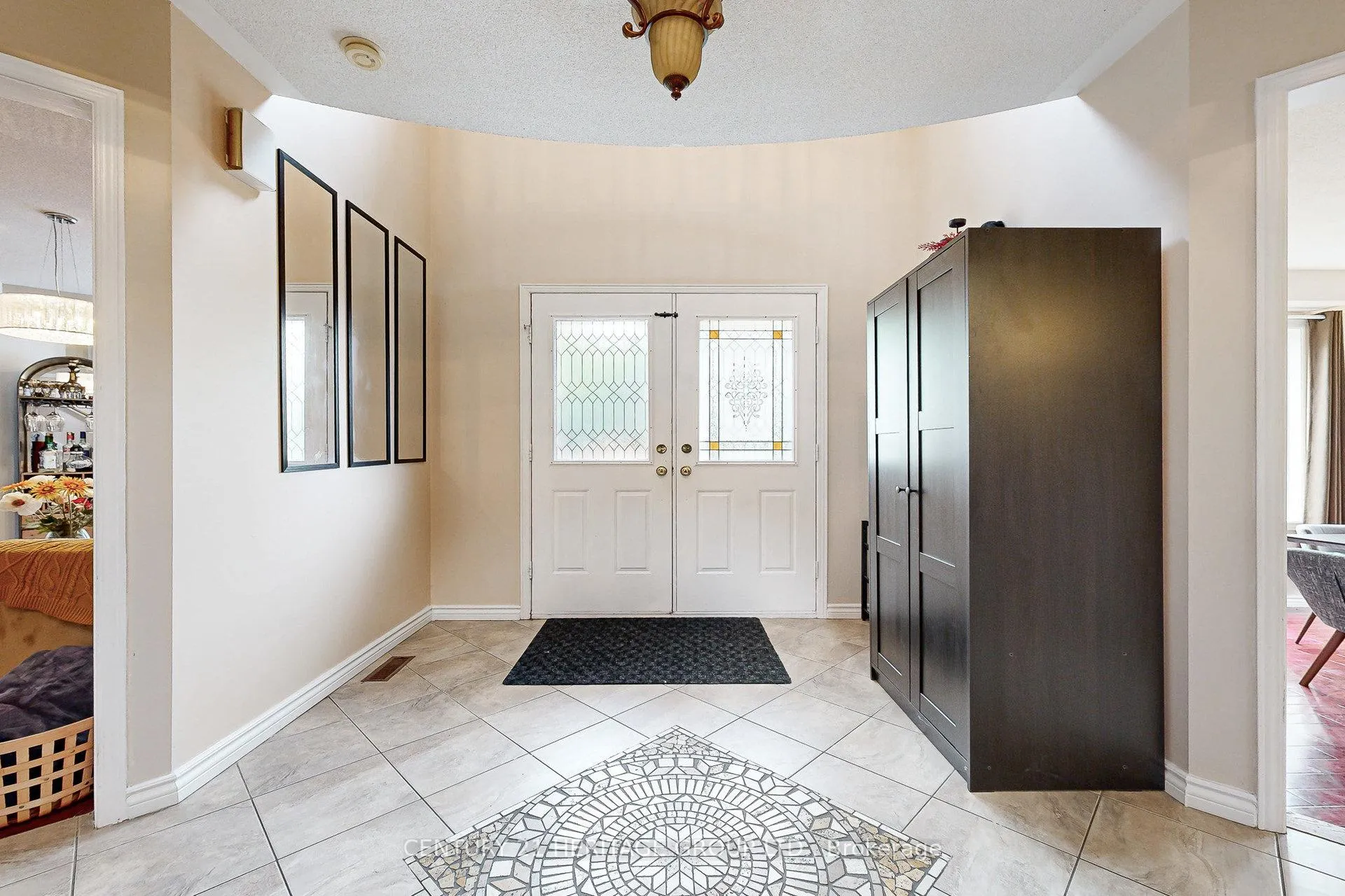 Photo 4 of 98 Charing Crescent, Aurora, Aurora Highlands — HOMEH