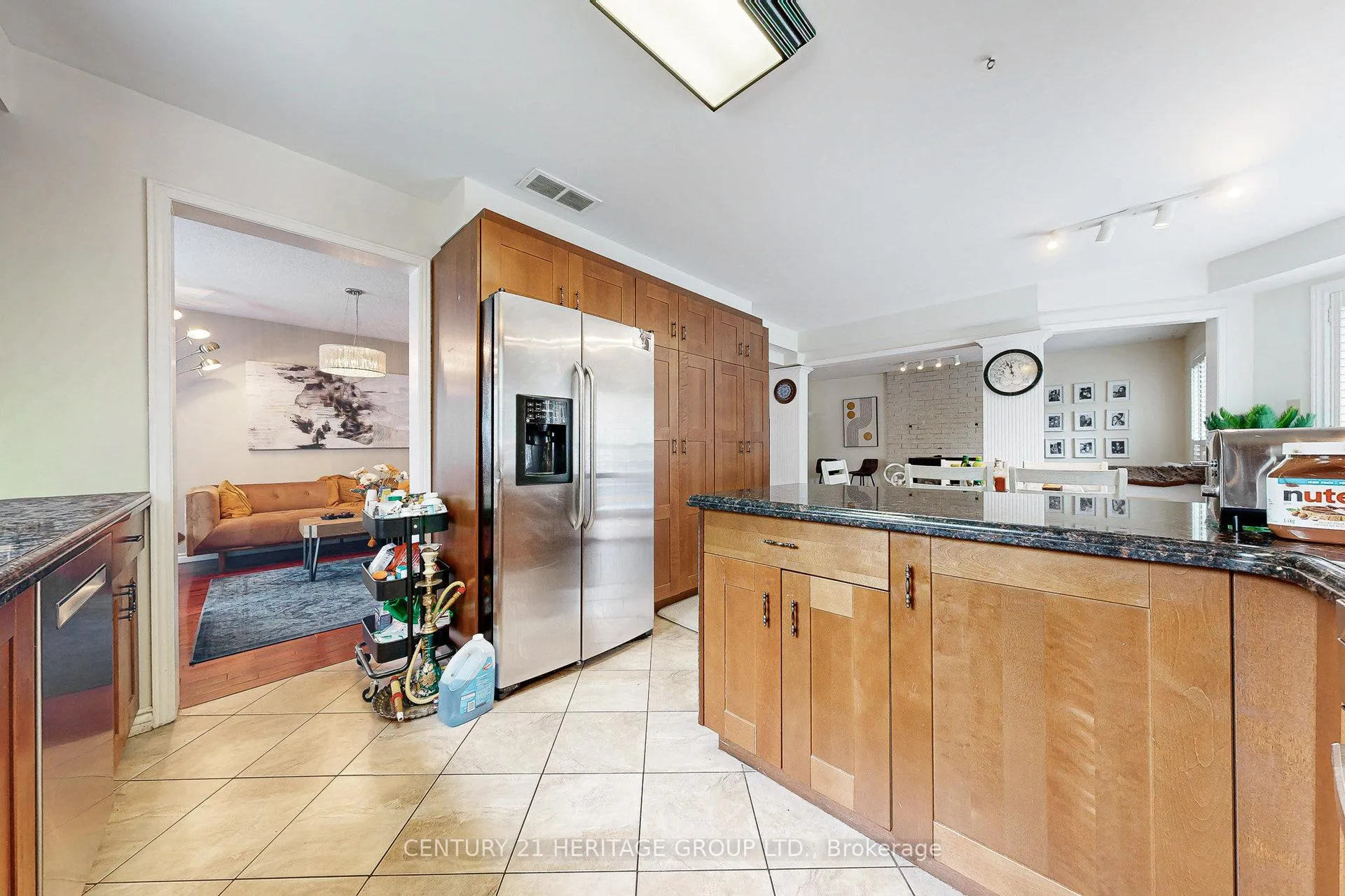 Photo 13 of 98 Charing Crescent, Aurora, Aurora Highlands — HOMEH