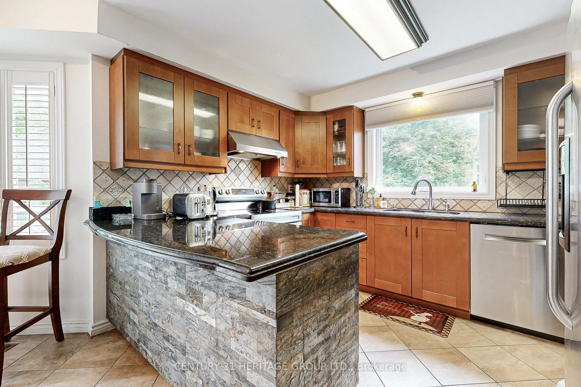 Photo 14 of 98 Charing Crescent, Aurora, Aurora Highlands — HOMEH