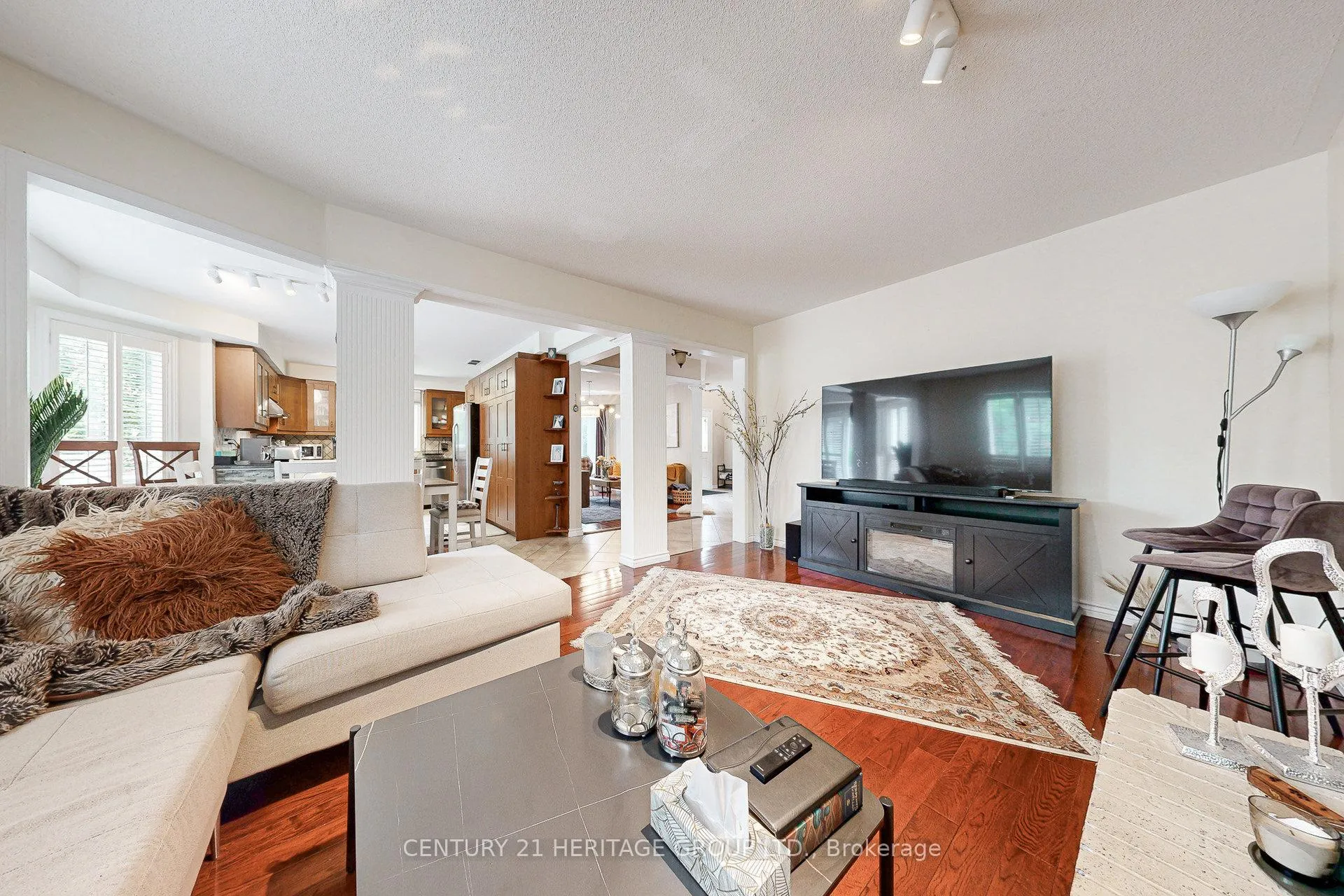 Photo 20 of 98 Charing Crescent, Aurora, Aurora Highlands — HOMEH