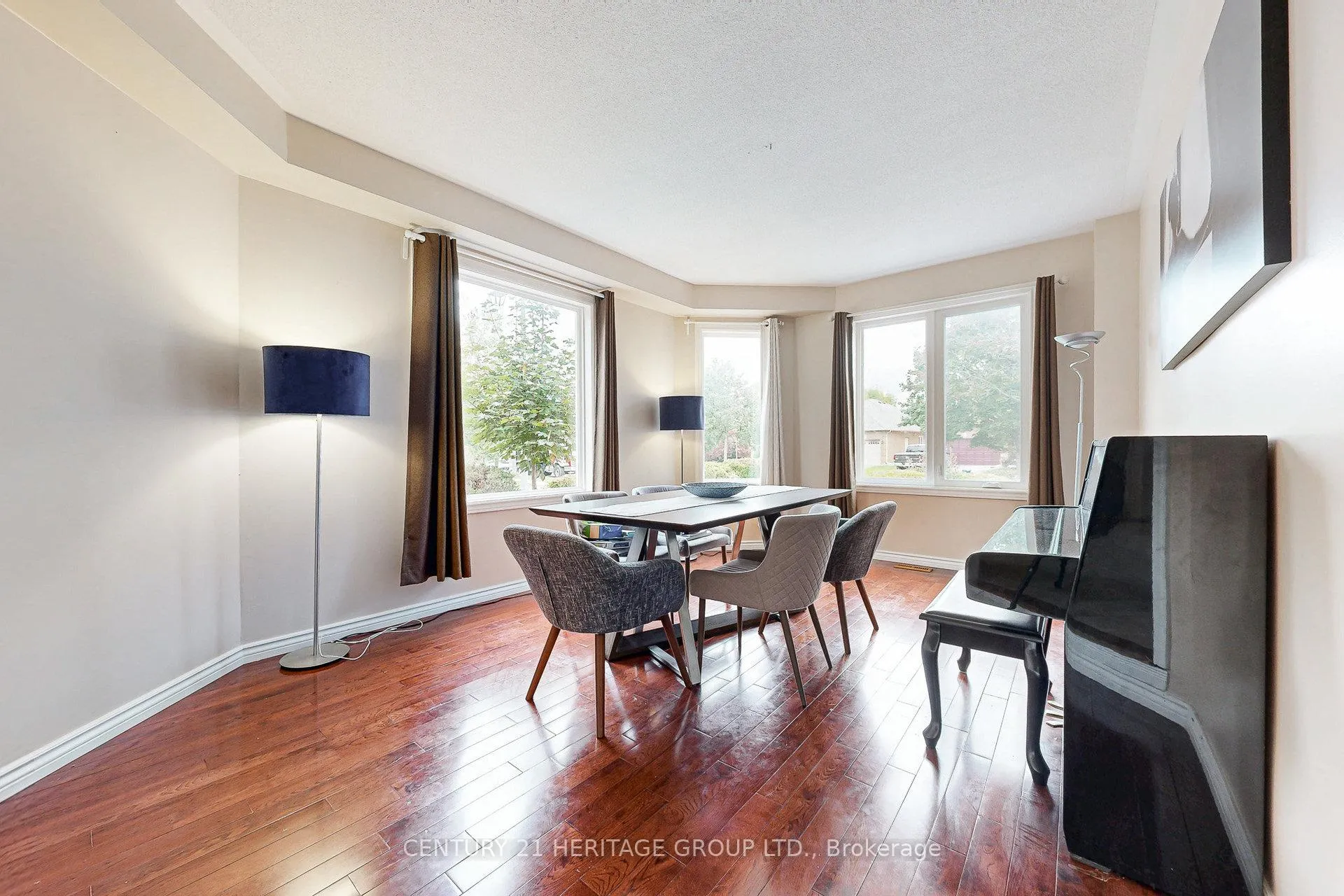 Photo 23 of 98 Charing Crescent, Aurora, Aurora Highlands — HOMEH