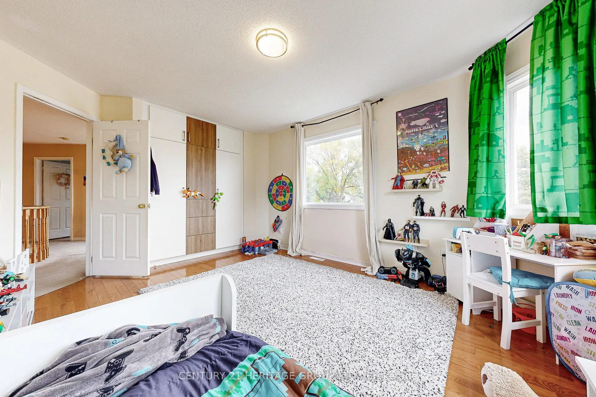 Photo 32 of 98 Charing Crescent, Aurora, Aurora Highlands — HOMEH