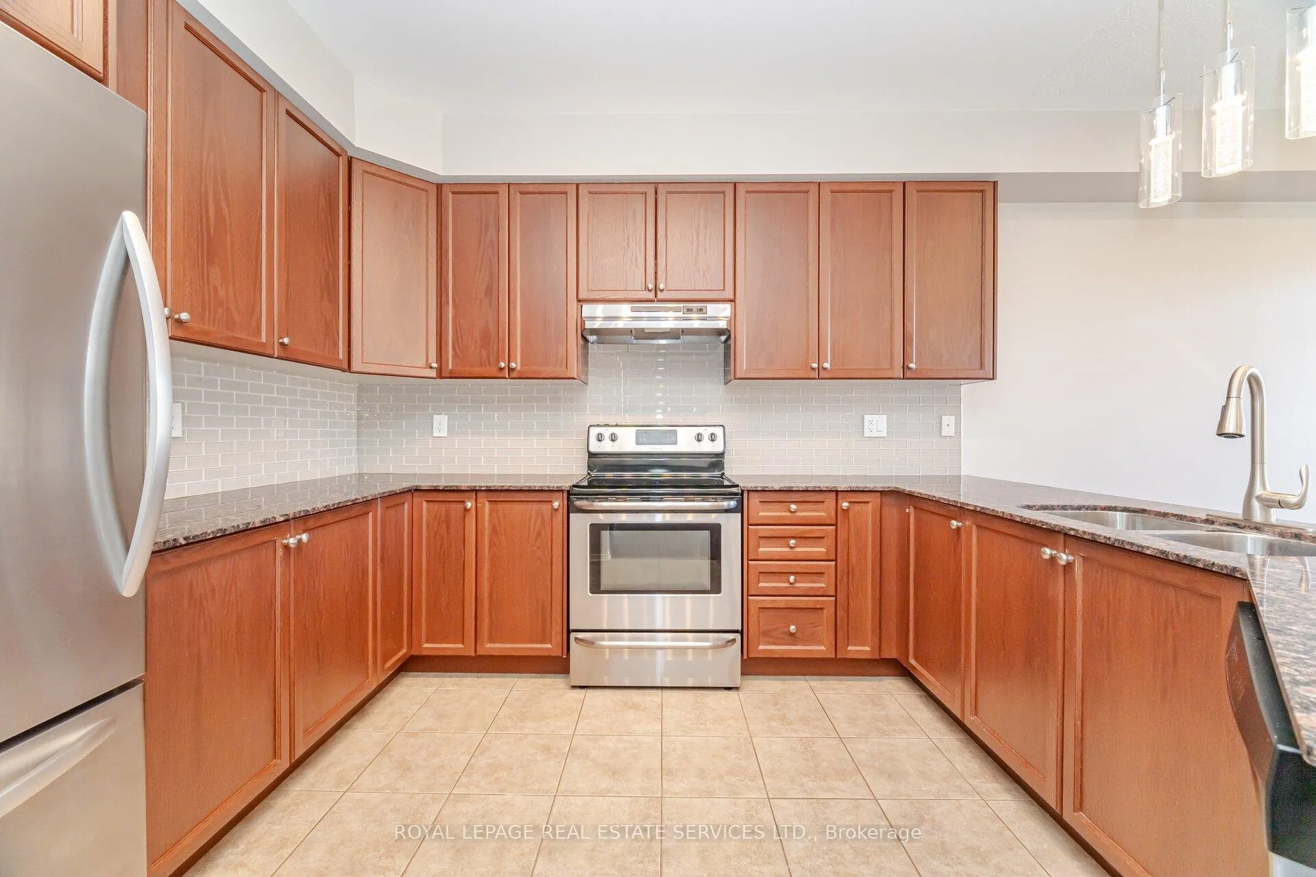 Photo 9 of Unit 4, 745 Farmstead Drive, Milton, Willmott — HOMEH