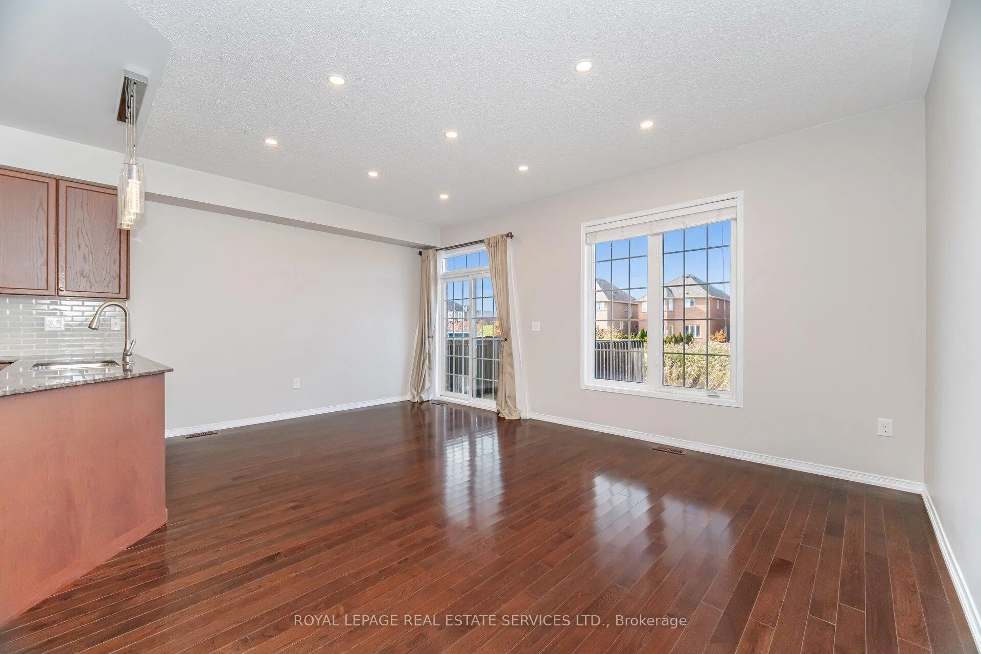 Photo 17 of Unit 4, 745 Farmstead Drive, Milton, Willmott — HOMEH