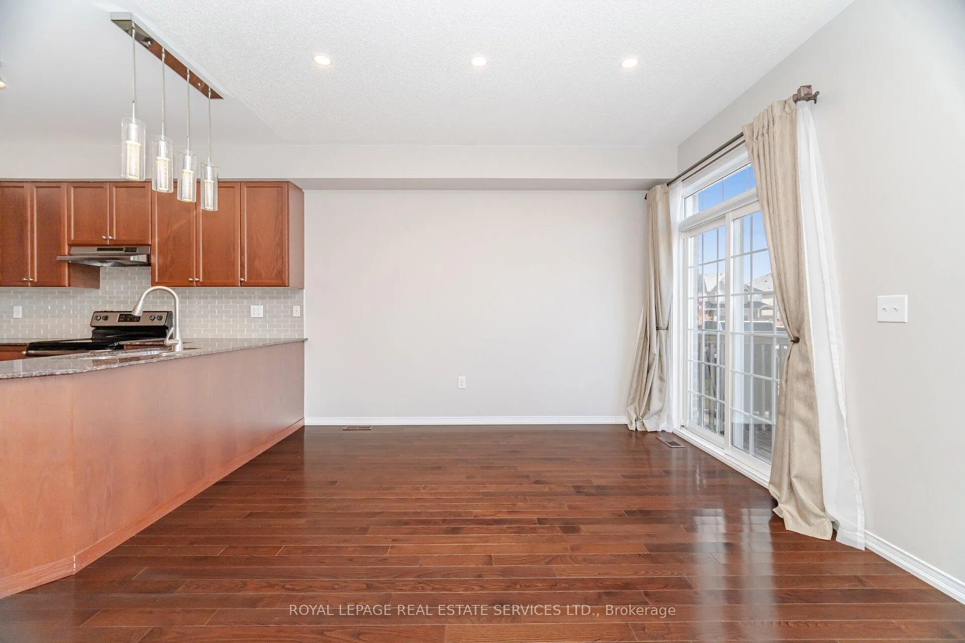 Photo 18 of Unit 4, 745 Farmstead Drive, Milton, Willmott — HOMEH