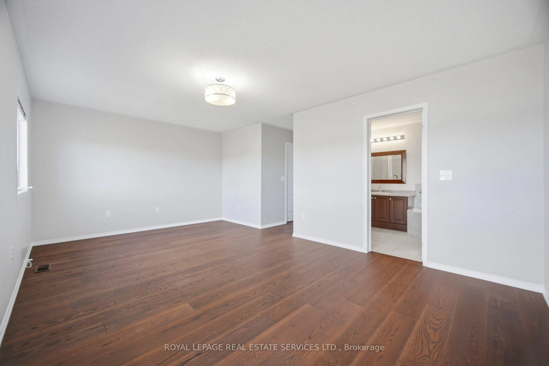 Photo 31 of Unit 4, 745 Farmstead Drive, Milton, Willmott — HOMEH