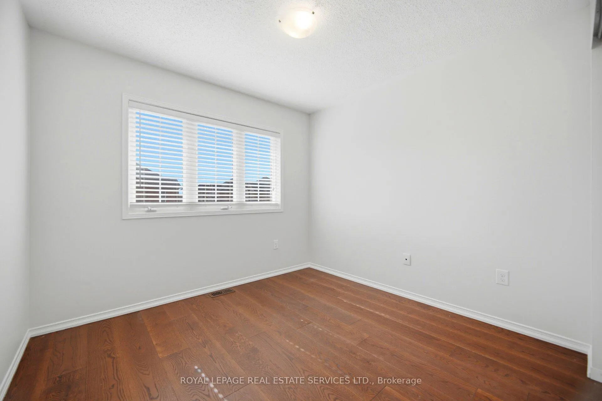 Photo 35 of Unit 4, 745 Farmstead Drive, Milton, Willmott — HOMEH