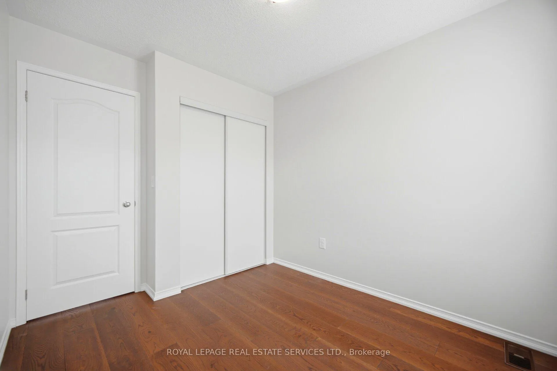 Photo 38 of Unit 4, 745 Farmstead Drive, Milton, Willmott — HOMEH