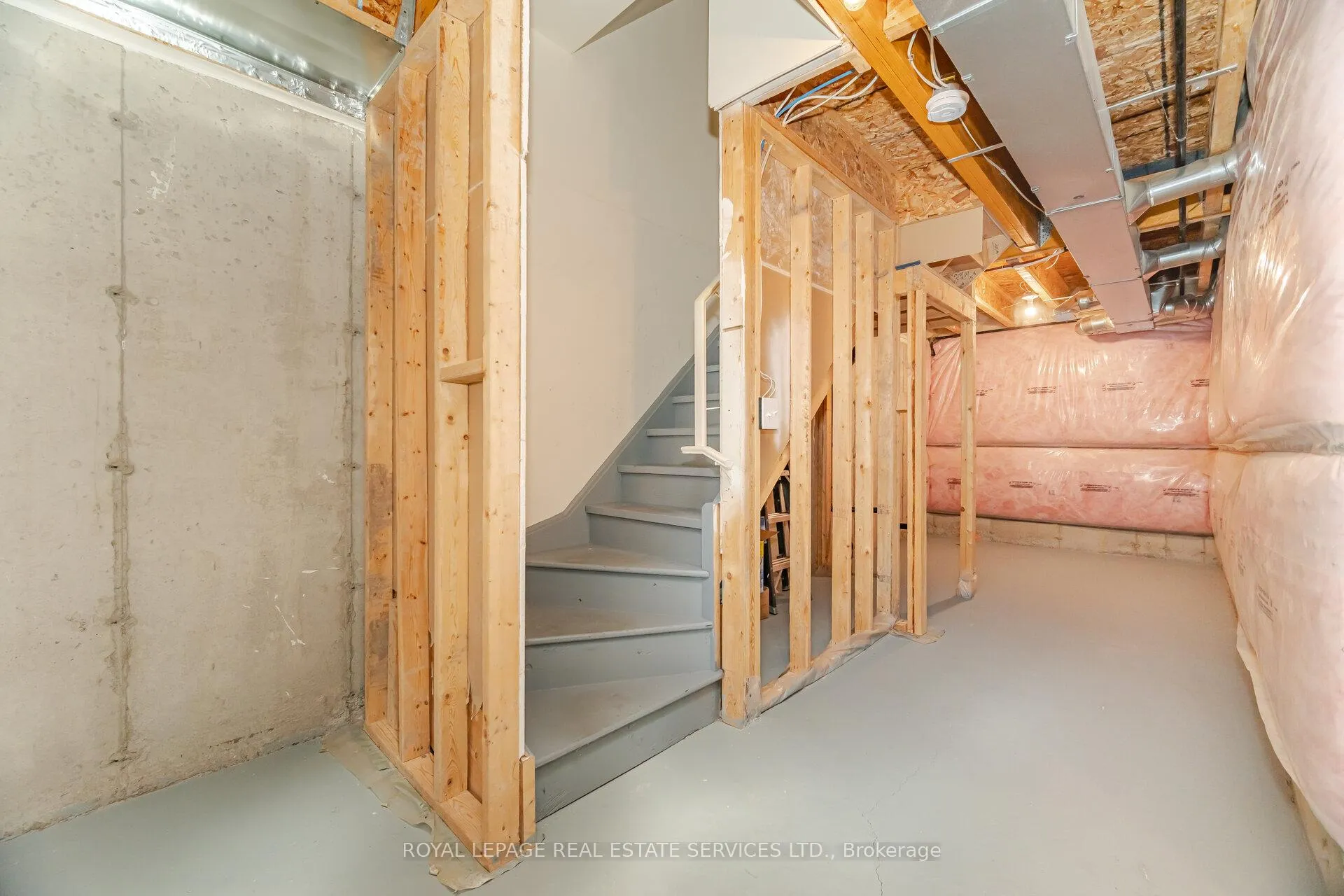 Photo 42 of Unit 4, 745 Farmstead Drive, Milton, Willmott — HOMEH