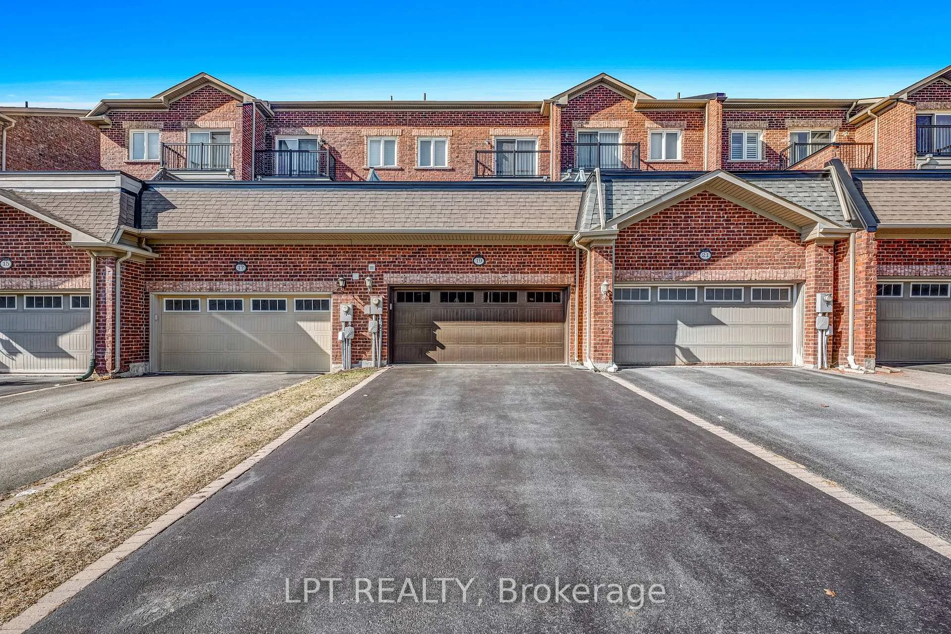 Photo 1 of 19 Earnshaw Drive, Markham, Victoria Square — HOMEH
