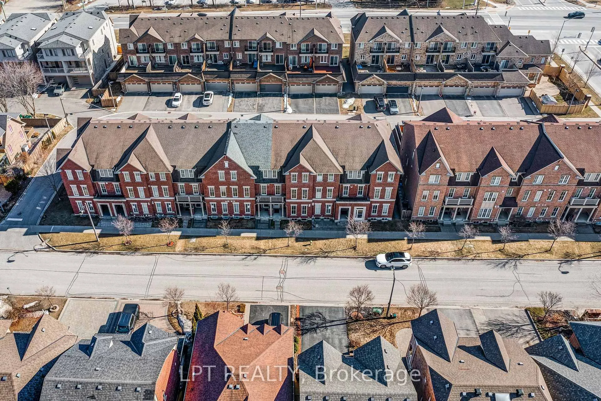 Photo 5 of 19 Earnshaw Drive, Markham, Victoria Square — HOMEH