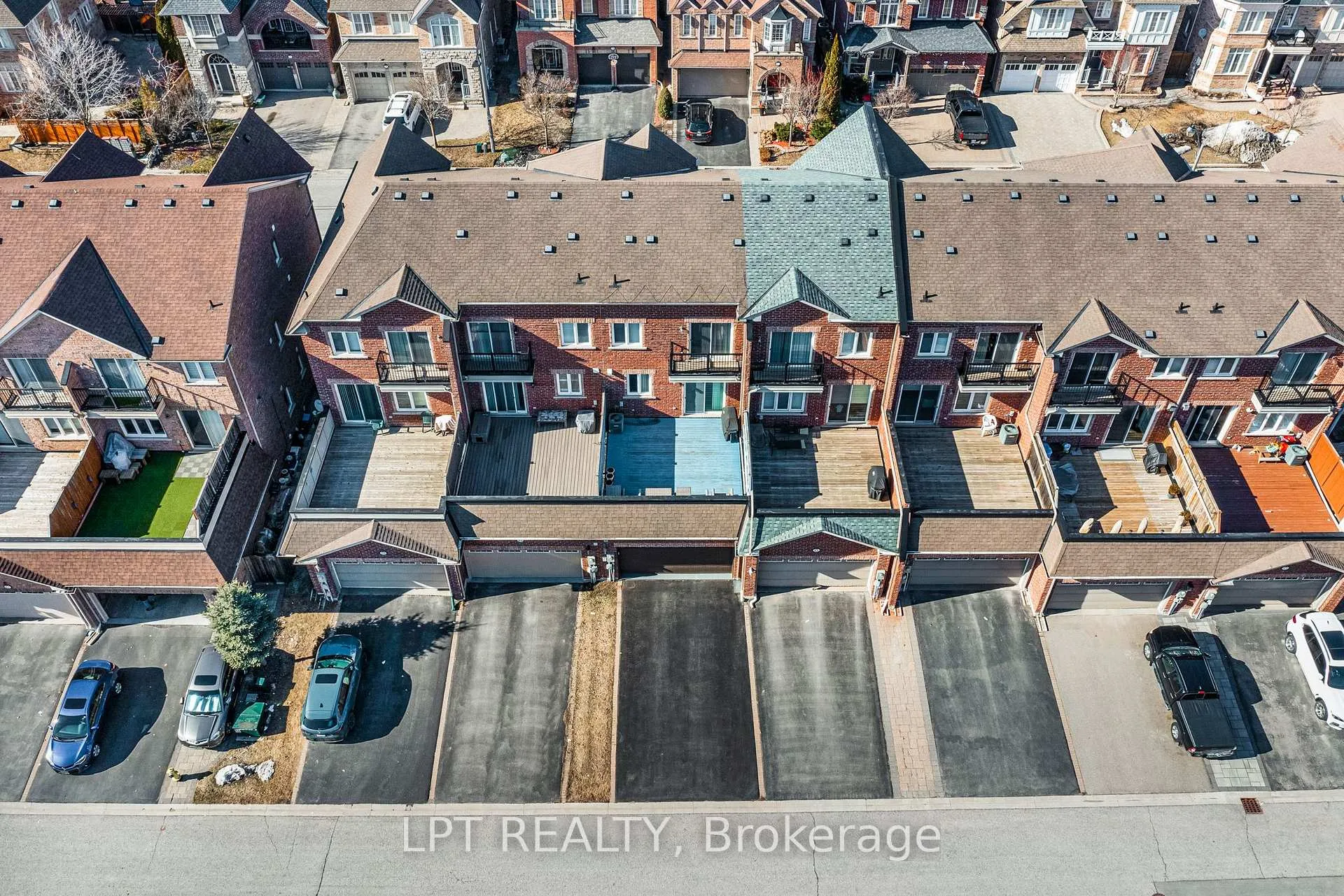 Photo 6 of 19 Earnshaw Drive, Markham, Victoria Square — HOMEH