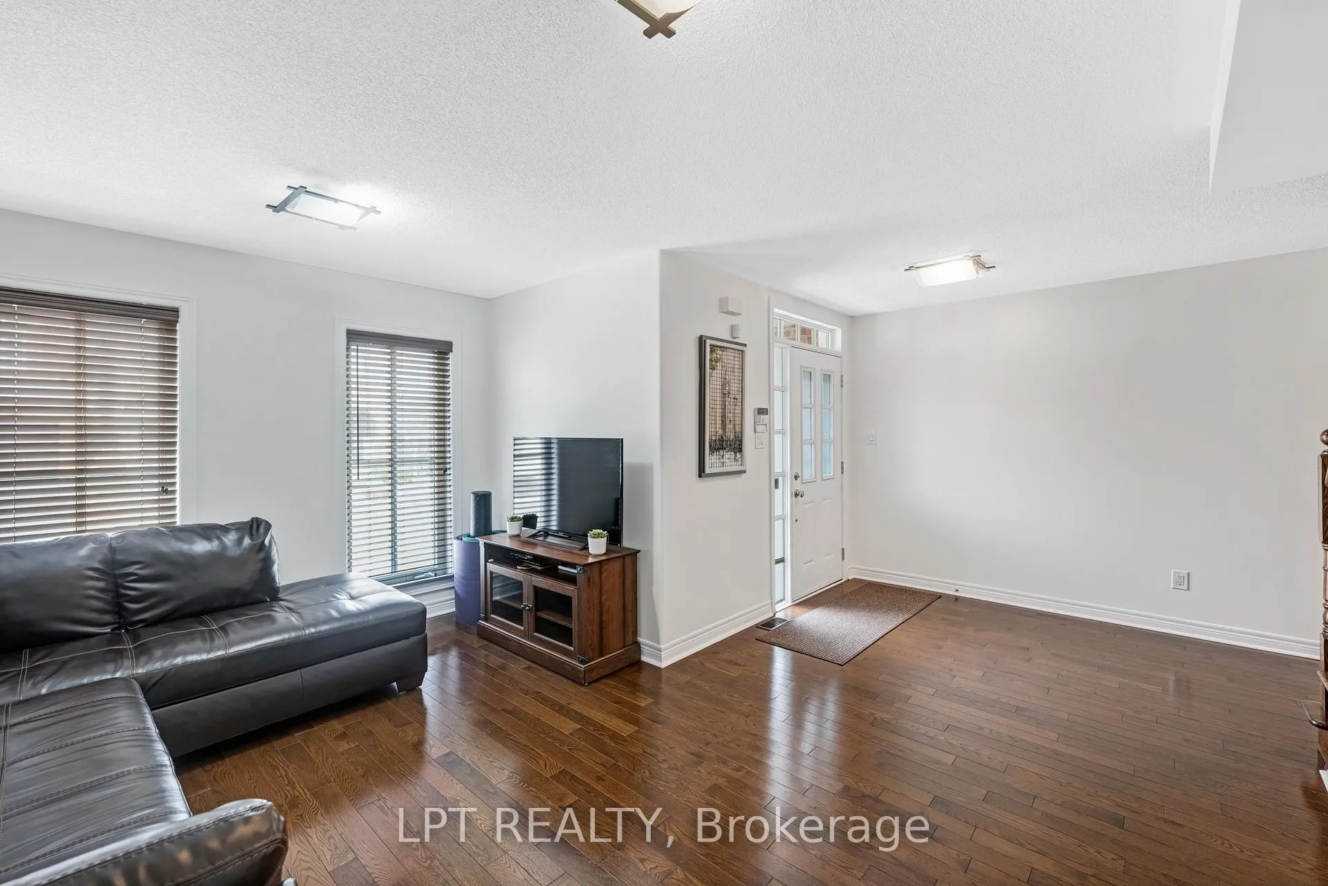 Photo 10 of 19 Earnshaw Drive, Markham, Victoria Square — HOMEH