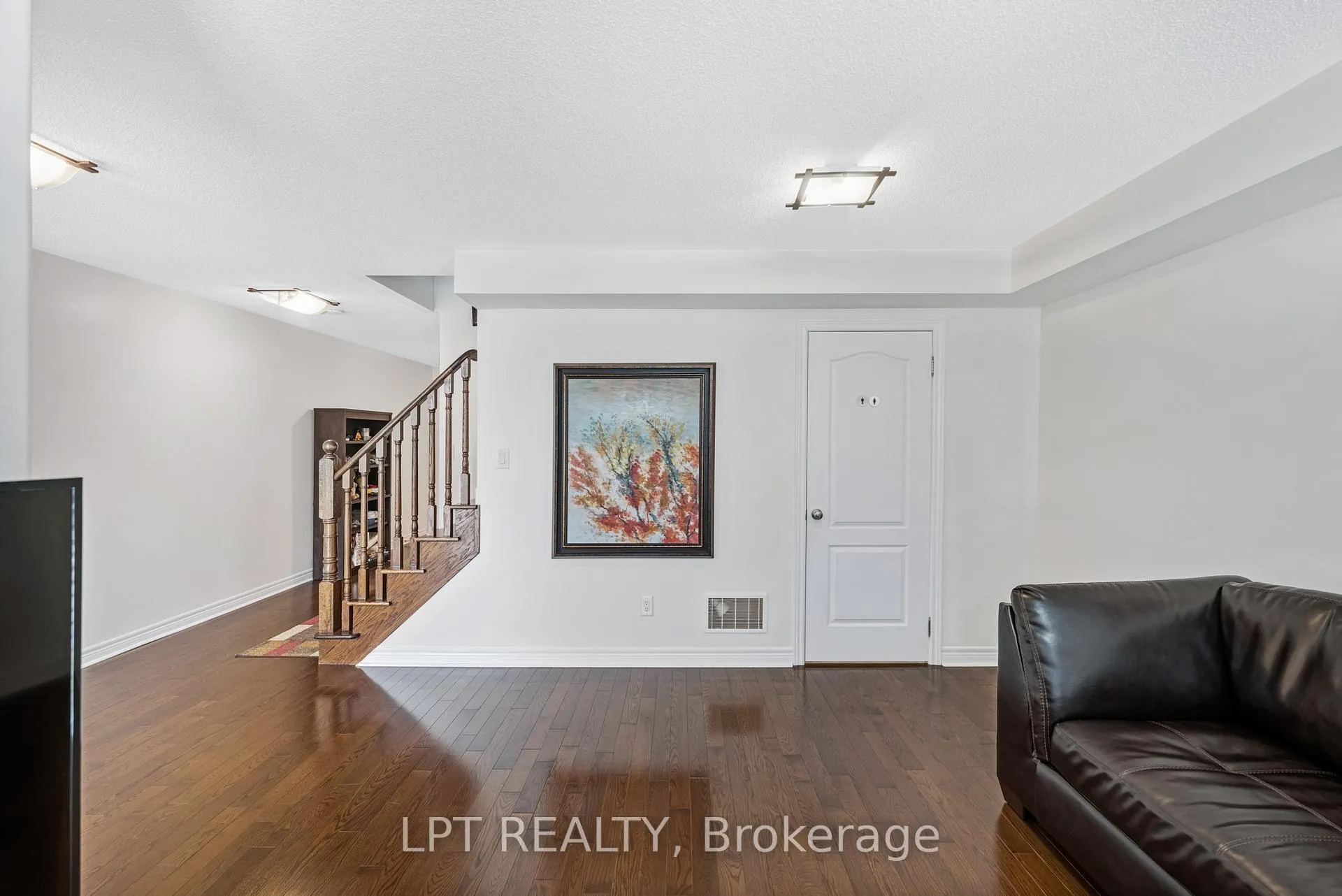 Photo 11 of 19 Earnshaw Drive, Markham, Victoria Square — HOMEH
