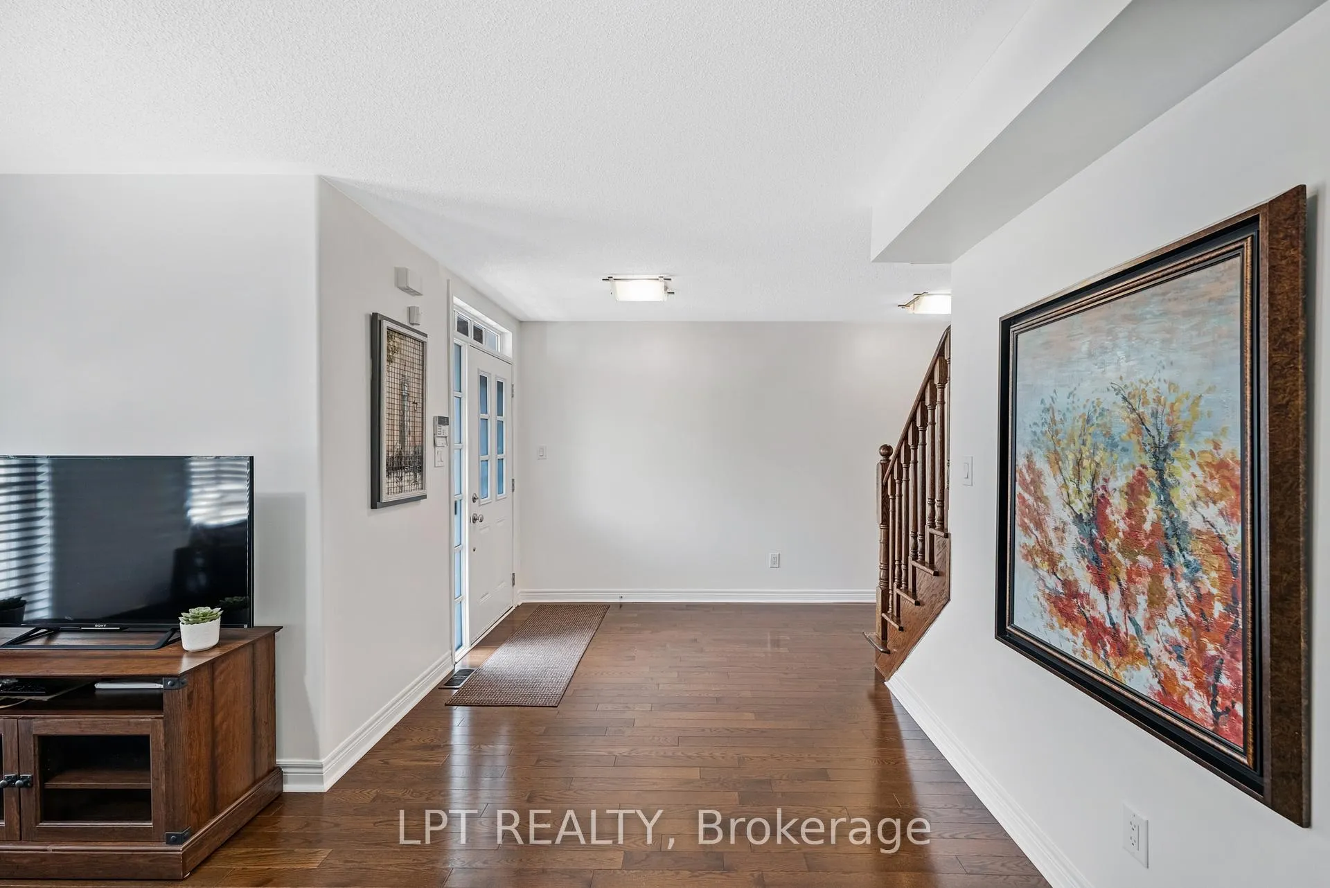 Photo 12 of 19 Earnshaw Drive, Markham, Victoria Square — HOMEH