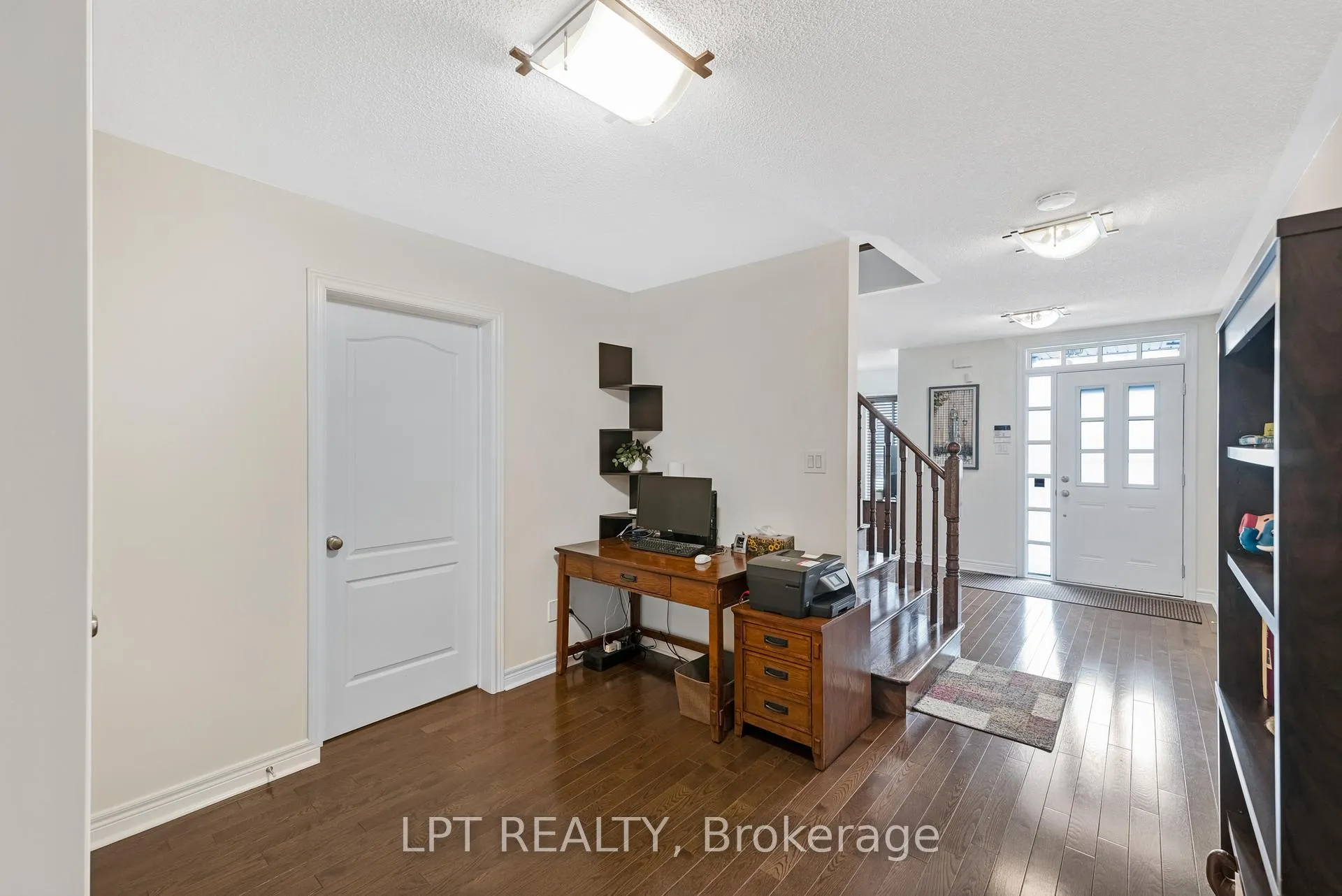 Photo 13 of 19 Earnshaw Drive, Markham, Victoria Square — HOMEH